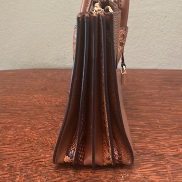 Michael Kors Mercer Small Satchel/Crossbody - Picture 7 of 15